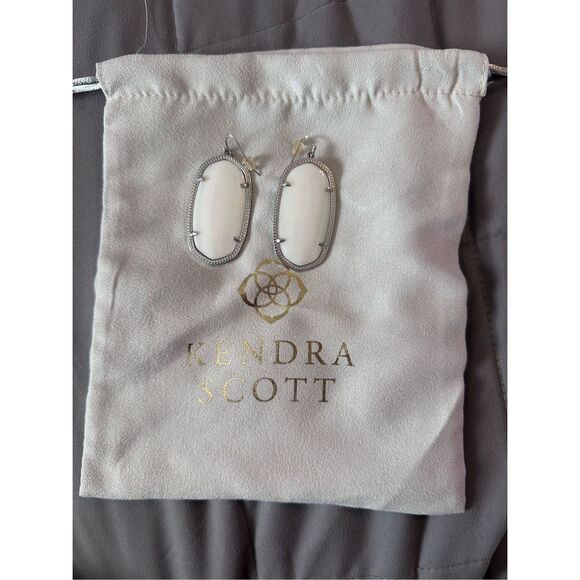 Kendra Scott Women's White Silver Frame Danielle Slate Cat’s Eye Drop Earrings - Picture 1 of 4